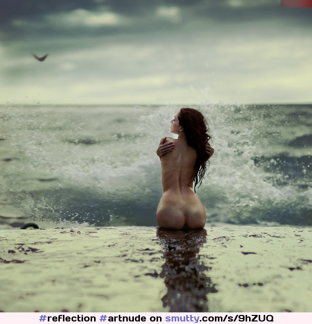 #ArtNude #ArtisticNude #outdoors #sexyback #sea #wet #waves #nature #perfectass #gorgeous #beautiful #rearview #brunette #reflection