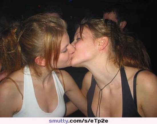 #public #kiss #tenderness #lovely #romance  #myfavorite #giannab #lesbian #teen