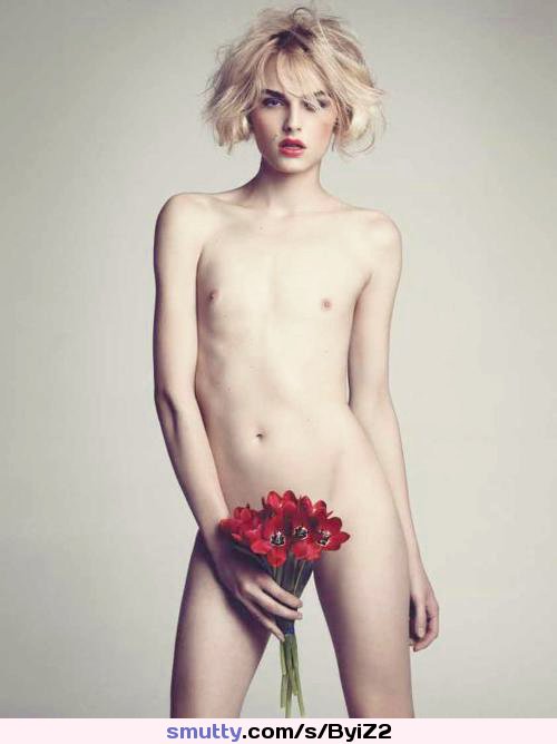 #andrejpejic #femboi #prettyboy #femboy #model #beautiful #trap #famous #perfect #boy #young #flowers #sexy #male