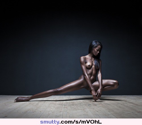 #beautifulgirl#ebony#black#longblackhair#muscular#flexible#dancer#artistic#pose#poseinviting#smalltits#perfectbody#alluring#tiptoes