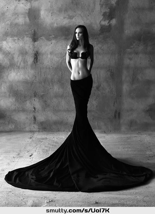 #impressive_long-skirt #dressedallinblack #original #art #EyesWideShut