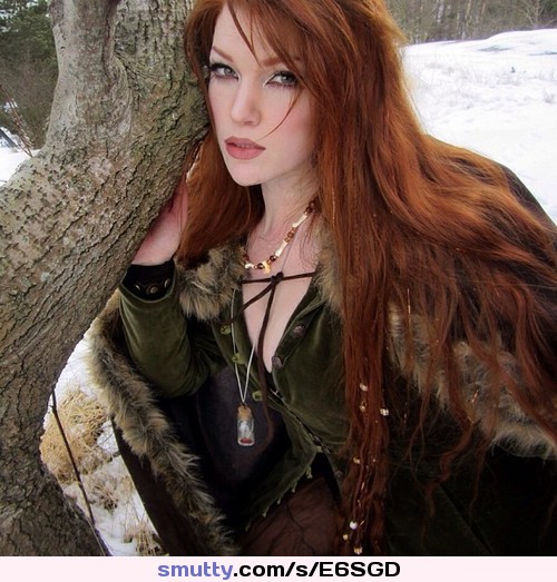 #gorgeous ..........#redhead #Beautiful #pale #lovely #longhair #sexy #beauty #goth #Lusty ...........#tele