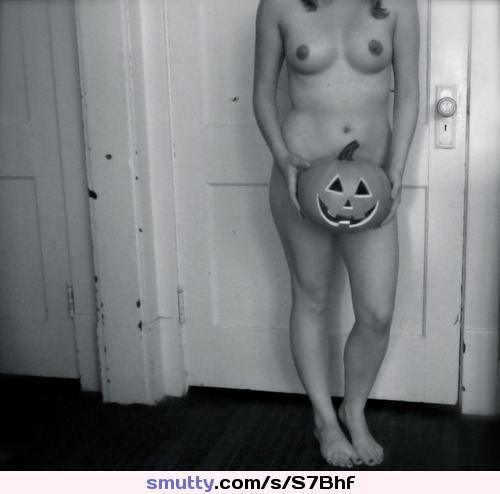 #halloween #nude #jackolantern #coveringpussy