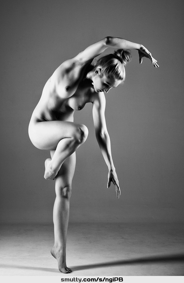 #sexy,#acrobat,#nipples,#boobs,#tits,#FlatStomach,#BlackAndWhite,#ballet