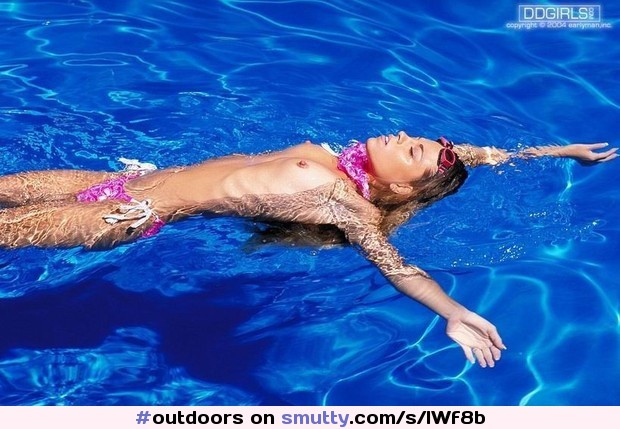 #VictoriaKnight #wet #topless #floating #onback #inpool #submerged #bikinibottom #blonde #beauty #DigitalDesire #outdoors