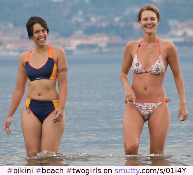 #bikini
#beach
#twogirls