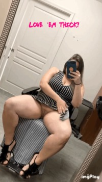 #thick #pawg #thicklegs #playingwithpussy