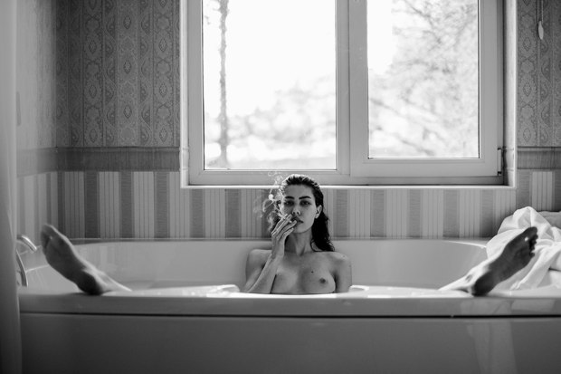 by #DmitryChapala #artnude #spreadlegs #blackandwhite #smoking #bathtube #artisticnude #boobs #window