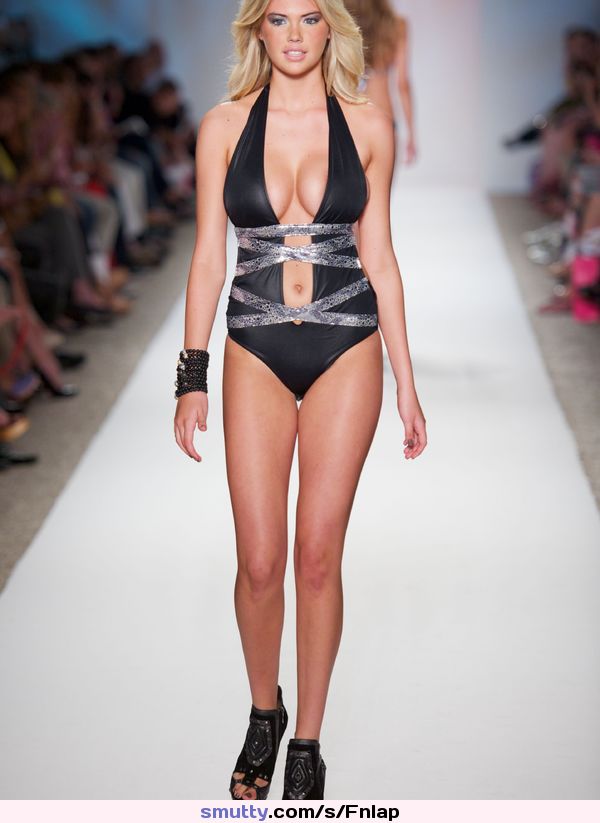 Kate Upton in bikini & swimsuit catwalk photos