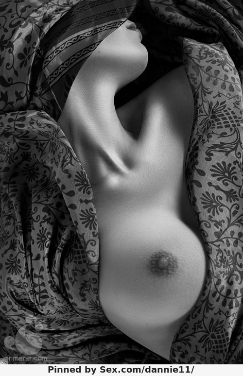 #BREASTSLIP #lady #cropped #frontal #robe #breastslip #beautifulbreast #nipple #beautifulneck #beautifulimage #sexy #CLRBF #BlackAndWhite