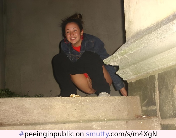 #peeinginpublic #caught #caughtpeeing #pantsdown #bottomless #publicnudity #HappyGirl #amateur #candid #collegegirl #teen #drunkgirl