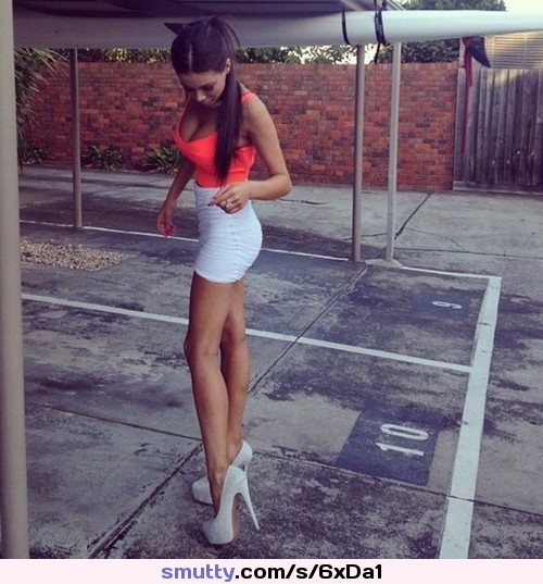 #stunning#babe#perfectlegs#heels#teen#miniskirt#hot#SexyBabe