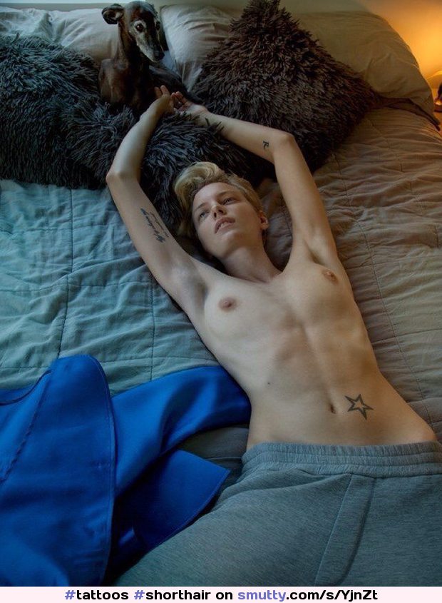 #tattoos #shorthair #blonde #muscular #abs #androgynous #topless #onbed