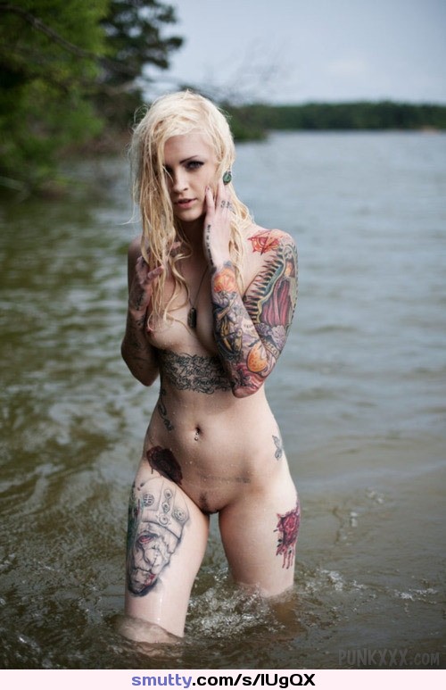 #blonde #realbeauty #gorgeous #tattoo #tattooedgirl #public #naked #lake #gf