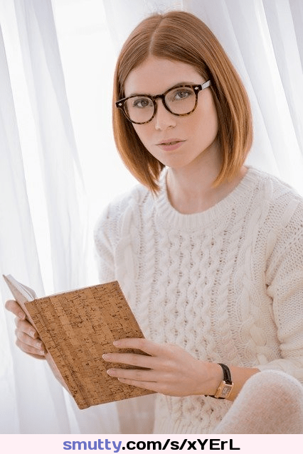 #pepperhart #pepper #redhead #glasses #bookworm #book #library