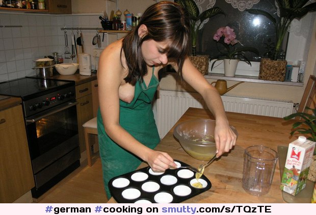 #german #cooking #CookieNipples #accidentalnudity #titsout #titslip
