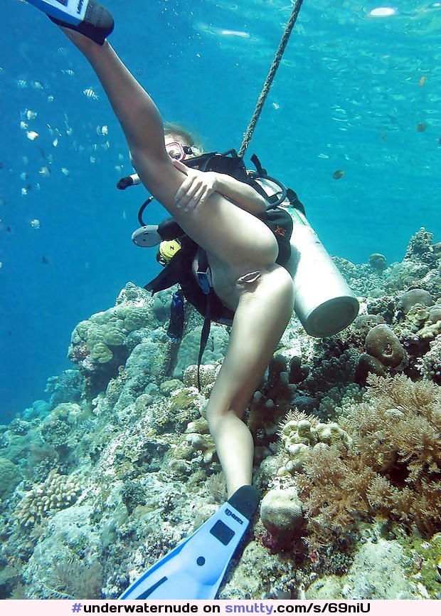 #underwaternude
#diving
#spreadinglegs
#spreadpussylips
#blonde
#niceass
#perfectass
#nicepussy