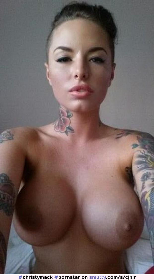 Татуированная красотка Кристи Мак в подборке камшотов на лицо сучки