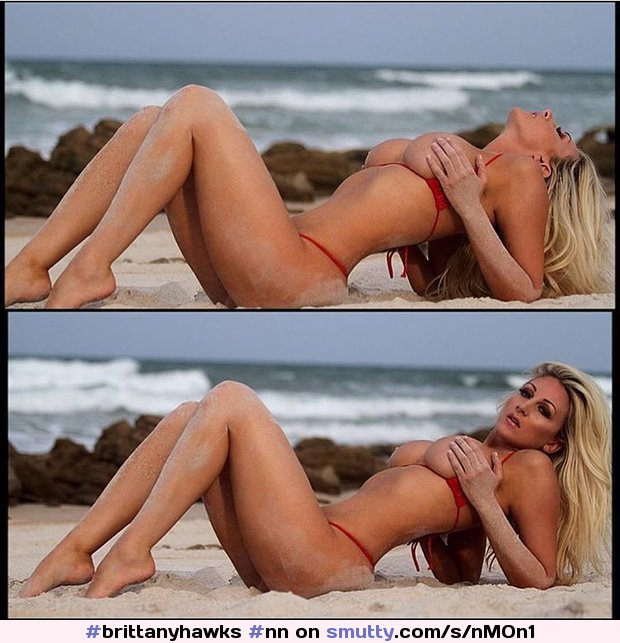 #brittanyhawks #nn #nonnude #instagram #boobs #tits #bigboobs #bigtits #holdingtits #busty #nicerack #busty #bikini #beach #legs #sexy #damn