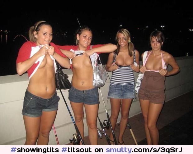 #showingtits #titsout #amateur #group #4girls #standing #flashing