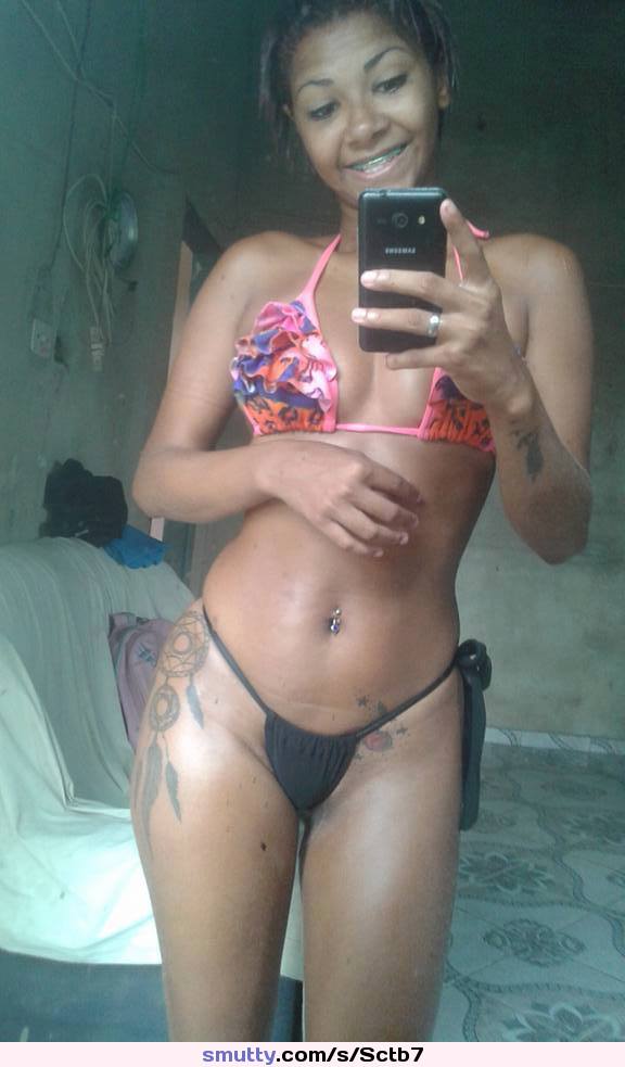 #girlsfromfacebook #ebony #brazilia #bikini #minibikini #piercing #tatto #selfie #braces #smiling