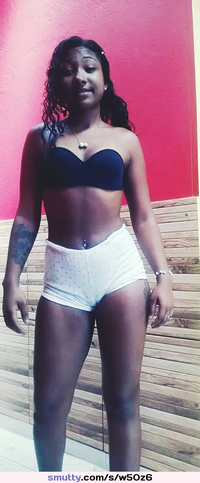 #girlsfromfacebook #cameltoe #short #ebony #piercing #tatto #brazilian