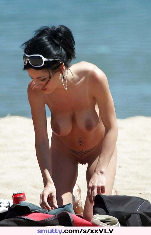#nude #nudebeach #beach #ocean #tanlines ##sunglasses #sunglassesonhead #hangingboobs