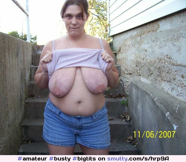 #amateur #busty #bigtits #bigboobs #hugetits #hugeboobs #flashtits #outdoors