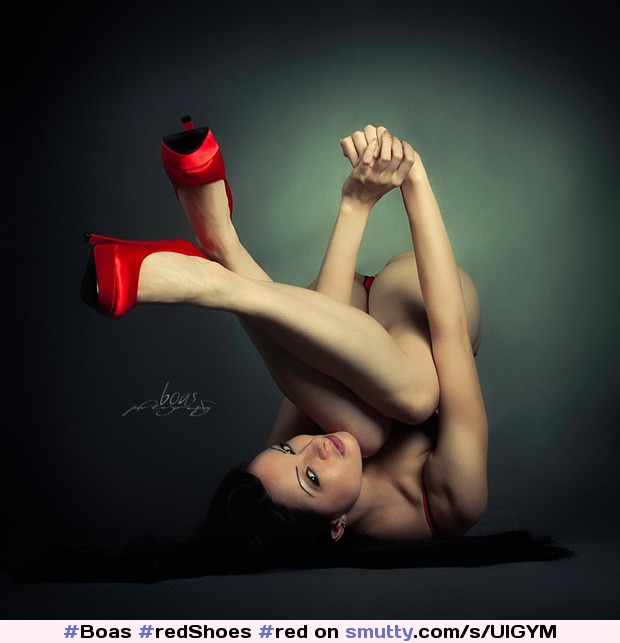 #Boas#redShoes#red#lingerie#heels#stockings#blackStockings#longHair#noNude#photography#highheels#lace