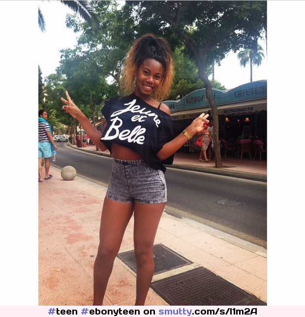 #teen #ebonyteen #blackteen #ebony #black #prettyface #shorts #nonnude #nonude #darkskin #pose #posing #smile #smiling #african #africa