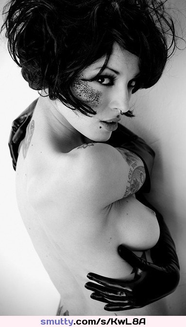 #emo #brunette #tattoed #eyecontact #topless #erotic #beautiful