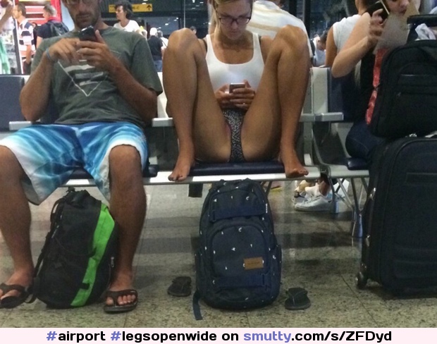 #airport #legsopenwide #creepshot #barefoot #toes #feet #notpayingattention #shortshorts #glasses
