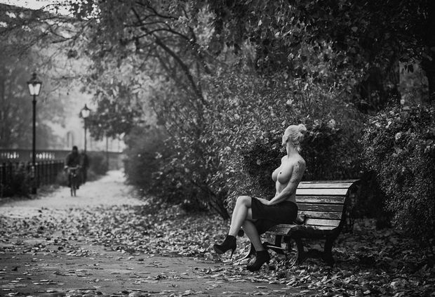 #topless#PublicNudity#blonde#heels#bench#public#publicpark