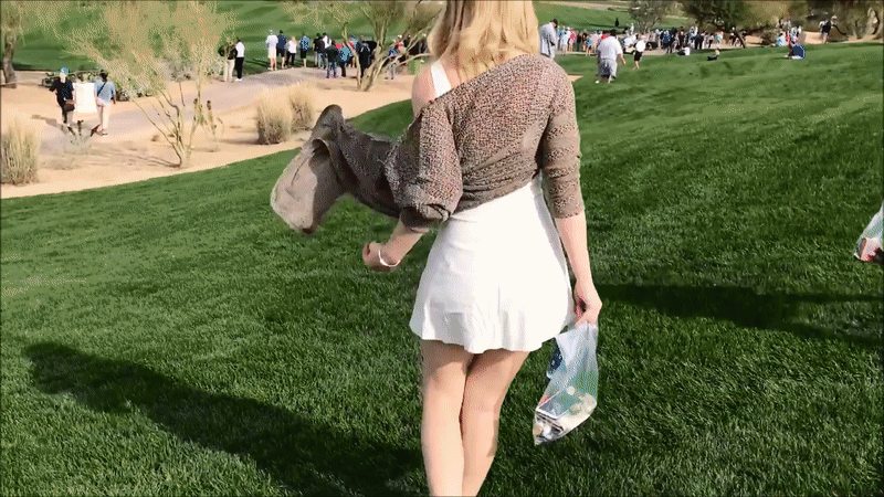 Golf girl flashes pussy course