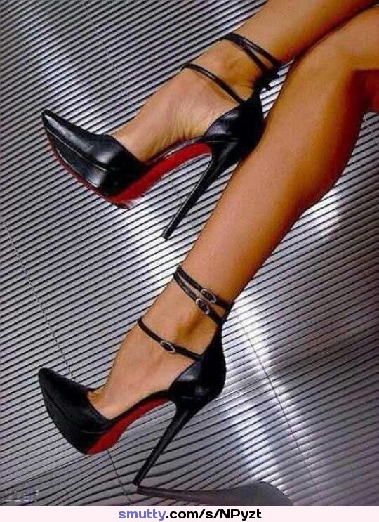 #sexyheels #heelsR4fucking #yesmistress #heelsLegs