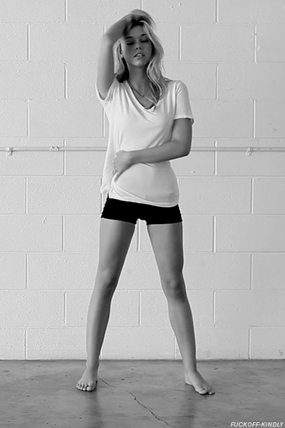 #babe #nn #babegif #blonde #sexy #legs #shortshorts #greyscale #teasing