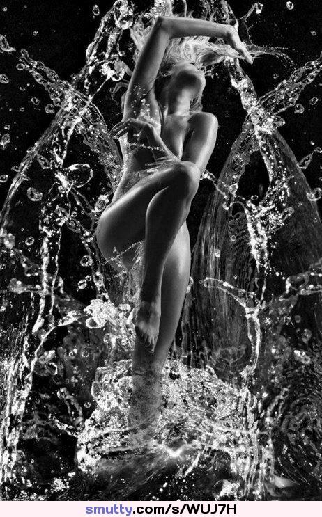 #artnude#lightandshadow#BlackAndWhite#art#artistic#sexy#beauty#attractive#gorgeous#seductive#wet#waterplay#water#perfect#Beautiful