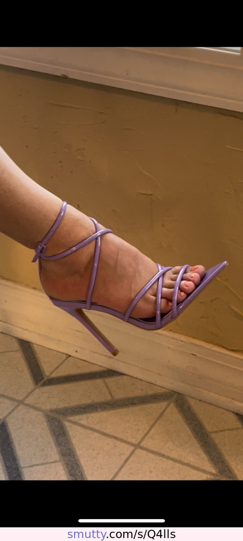 #feet #heels #footfuck #slutwife #slutmom #buymyheels #cumonmyfeet #teachers #sluttyfeet #fuckymywifesfeet