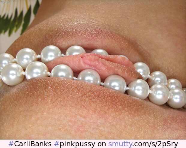 #CarliBanks #pinkpussy #pussyandpearls #pearls #Iwanttolickherpussy #seductive #10outof10 #perfectpussy #perfectpussylips