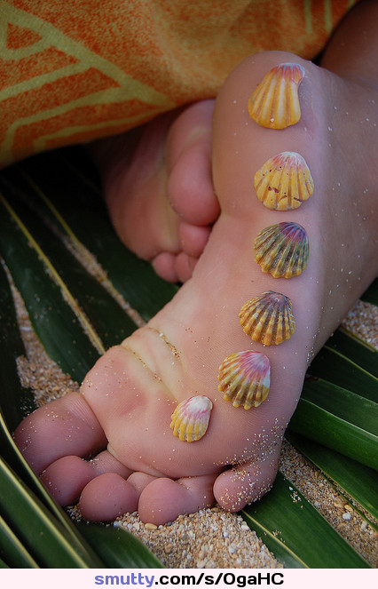 #barefoot #feet #fetish #footfetish #shells #soles #sweetsoles #sweettoes #toes #suckablefeet