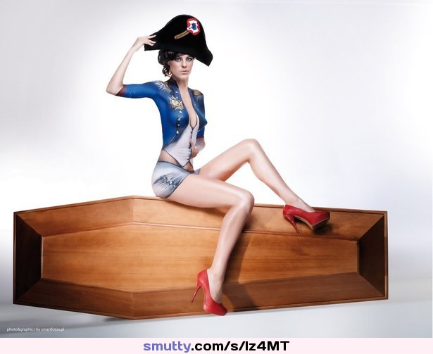 #France#bodypaint#body paint#coffin#casket@biandreah 
France - An image by: biandreah -