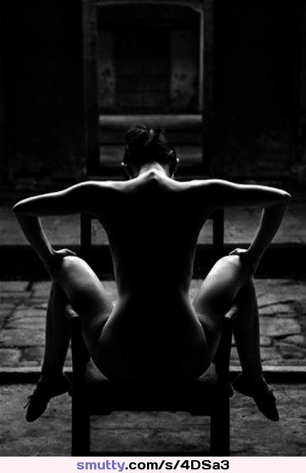 #BlackAndWhite #Perfect #silhouette #lightandshadow #artnude #ArtisticNude #seductive #sensual #erotic #openlegs #sexyback #chair #rearview