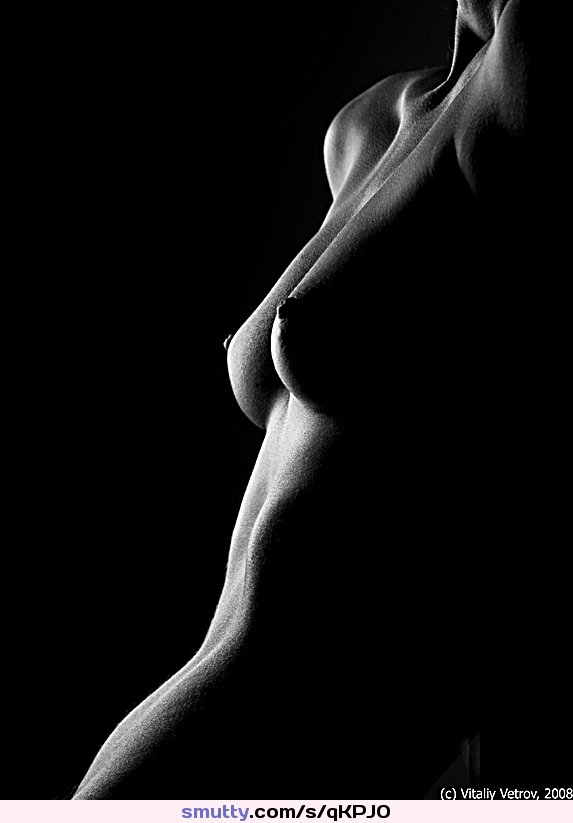 #BlackAndWhite #silhouette #Beautiful #Gorgeous #VitalyVetrov #Sideview #Artnude #ArtisticNude #Torso #sidetits #sideboobs #Erotic #sexy