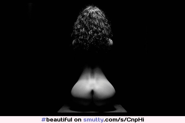 #BlackAndWhite #artnude #ArtisticNude #lightandshadow #perfectass #sexyback #rearview #frombehind #brunette #beautiful