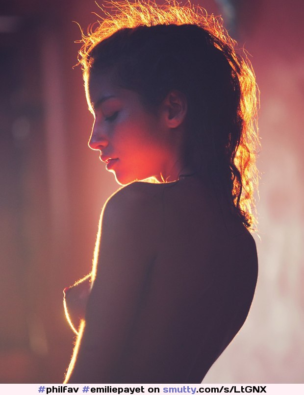 #EmiliePayet by #DavidBellemere #Artnude #ArtisticNude #sideboob #sidetit #nipples #perkytits #perkyboobs #backlit #silhouette #beauty