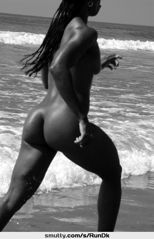 Running the beach. #nude #model #AfricanAmerican #ebonybabe #wetskin #sexyass #running #naturaltits #PublicNudity #nudebeach #BlackAndWhite