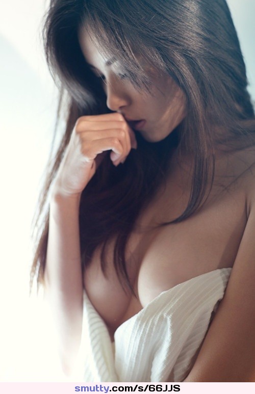 #hot #sexy #beautiful #stunning #gorgeous #perfect #asian  #blouse #shy