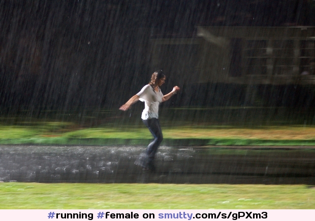 #female #nonnude #celebrity #JenniferLoveHewitt #JLH #brunette #outdoors #wet #wetshirt #seethru #TheClientList #rain #running