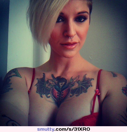 #blonde #sickhair #eyemakeup #fit #bigtits #lingerie #redbra #tattoos #chestpiece #selfie #milf #collarbone #shoulders
