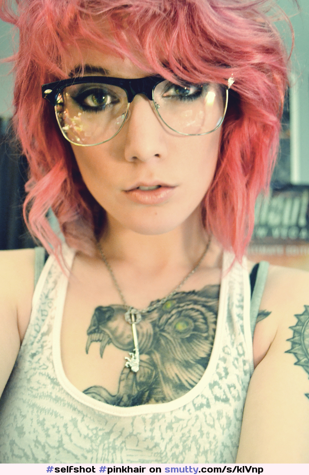 #pinkhair #dyedhair #shorthair #gorgeouseyes #glasses #nerdylooks #tanktop #tattoos #necklace #collarbone #selfshot